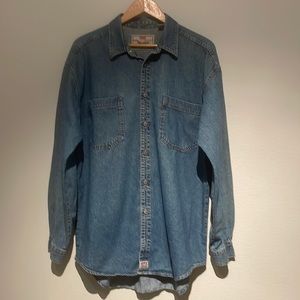 Levi’s Vintage 90’s Man’s Denim Button Down Shirt Size L Made in Colombia